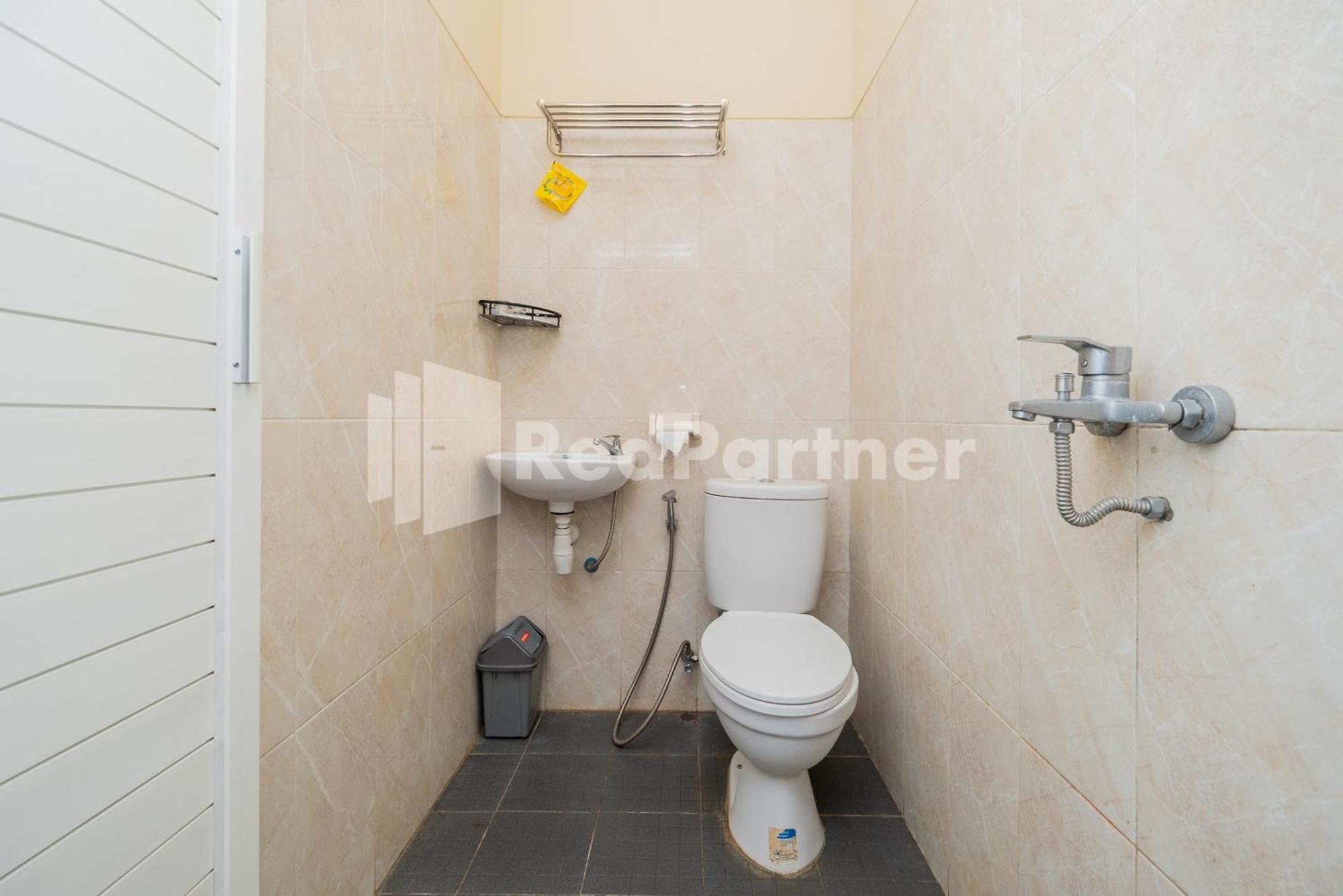 Swun Stay Inn At Sawahan Mitra Reddoorz Malang Ngoại thất bức ảnh